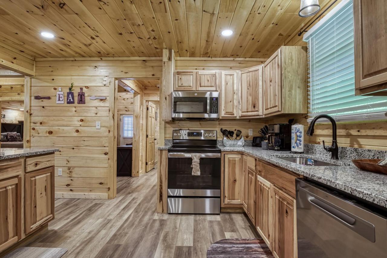 Hidden Creek, Pool Table, Hot Tub, 1089 Free Tickets Each Paid Day, Dollywood And More Gatlinburg Dış mekan fotoğraf